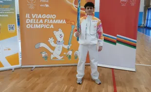 Samuele Rizzo tedoforo per le Olimpiadi Invernali Milano-Cortina 2026