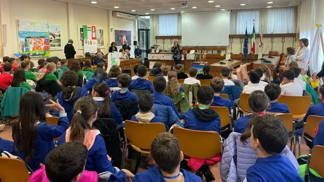 Adotta un articolo della Costituzione 2025