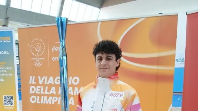 Samuele Rizzo tedoforo per le Olimpiadi Invernali Milano-Cortina 2026