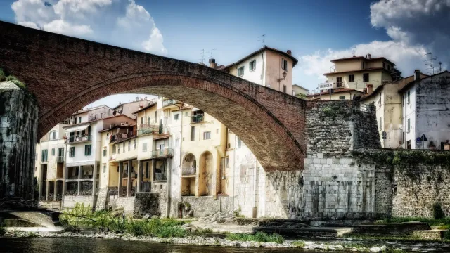 Descrizione immagine non disponibile
